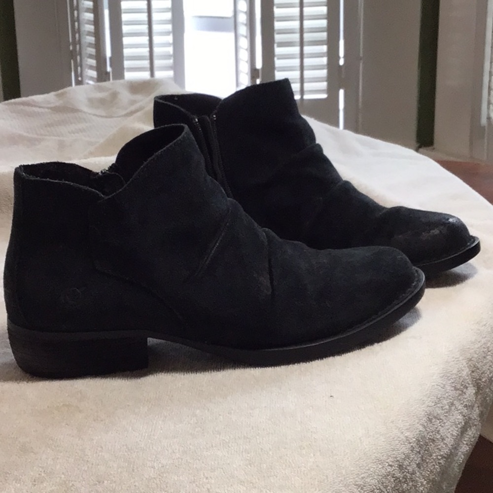 Born zipper ankle boots or chelsea boots 8.5 suede